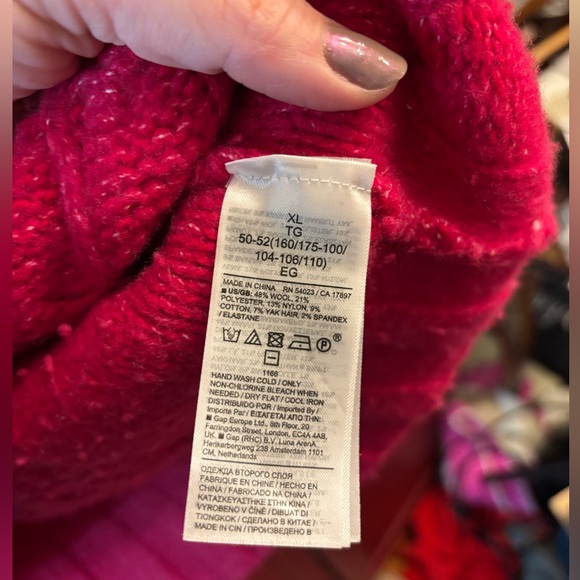 Hot pink Banana Republic knit - Picture 3 of 4